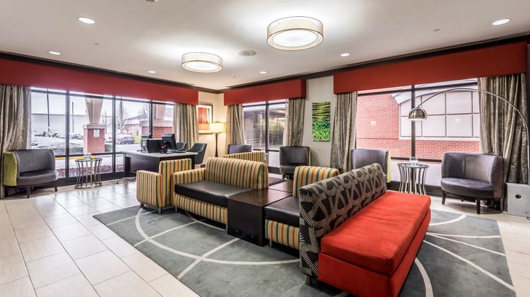 Holiday Inn Indianapolis Downtown Lobby