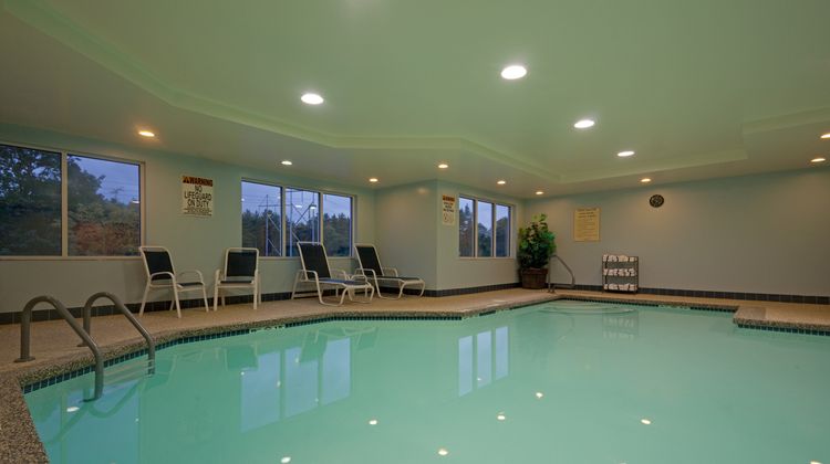 Holiday Inn Express Hotel & Suites Pool