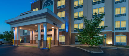 Holiday Inn Express Exterior