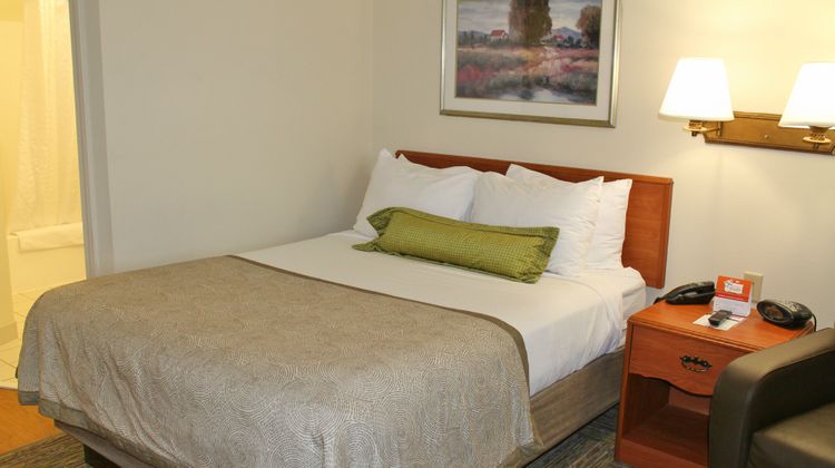 Candlewood Suites Syracuse-Airport Suite