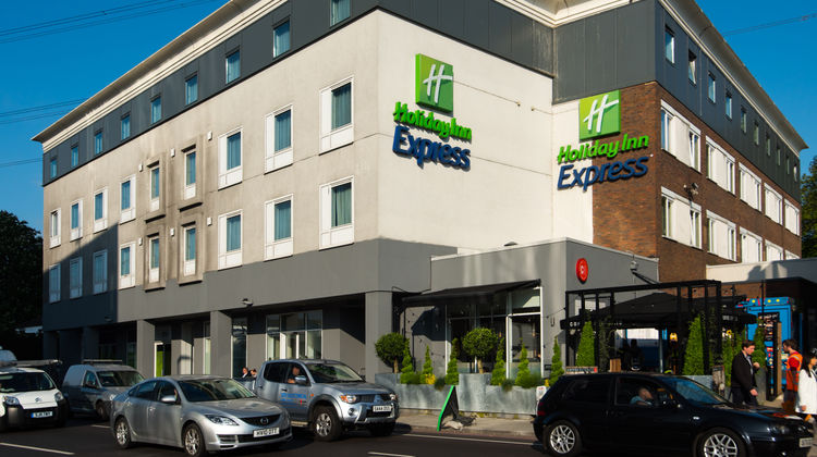 Holiday Inn Express Wimbledon South Exterior