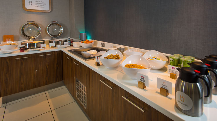 Holiday Inn Express Wimbledon South Restaurant
