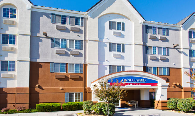 Candlewood Suites Airport Exterior