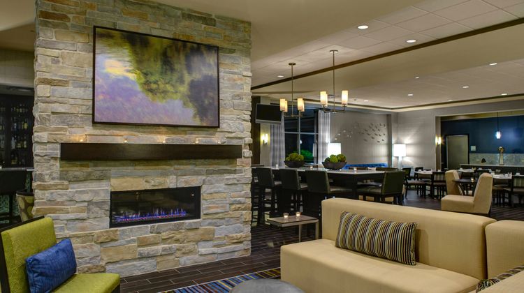 Holiday Inn Indianapolis North/Carmel Lobby