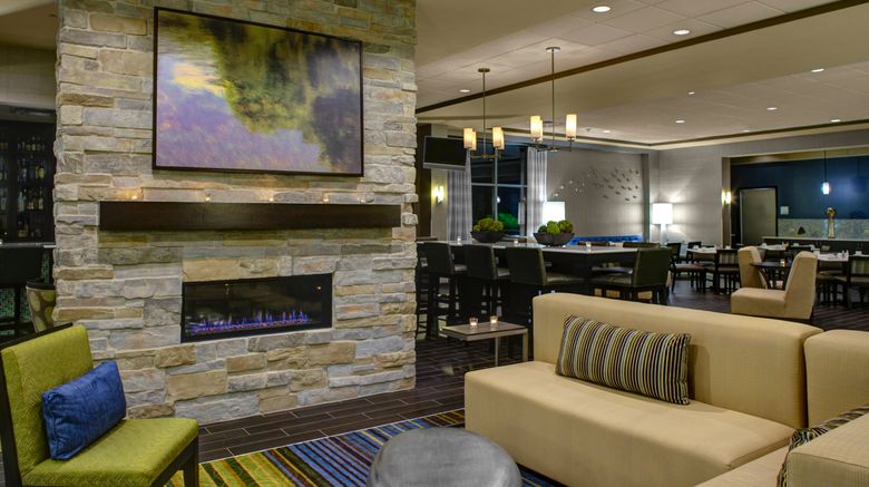 <b>Holiday Inn Indianapolis North/Carmel Lobby</b>. Images powered by <a href="https://www.leonardoworldwide.com/" title="Leonardo Worldwide" target="_blank">Leonardo</a>.