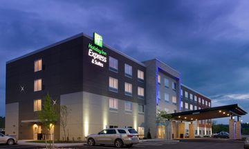 Holiday Inn Express & Suites Altoona