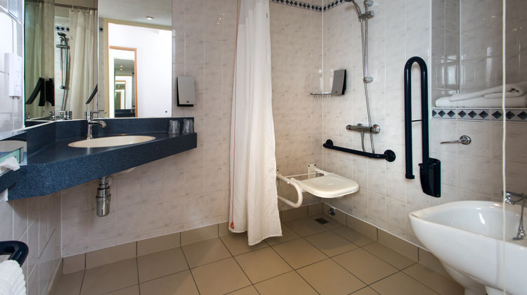 Holiday Inn Express Wimbledon South Room