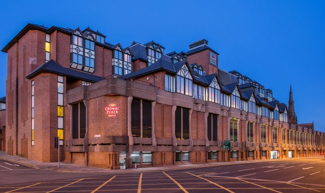 Crowne Plaza Chester Exterior