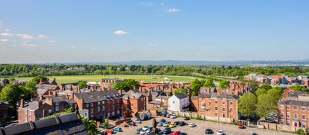 Crowne Plaza Chester Exterior