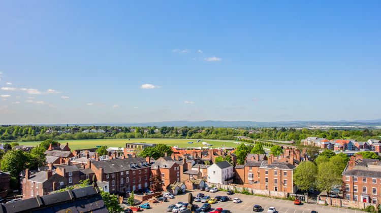 Crowne Plaza Chester Exterior