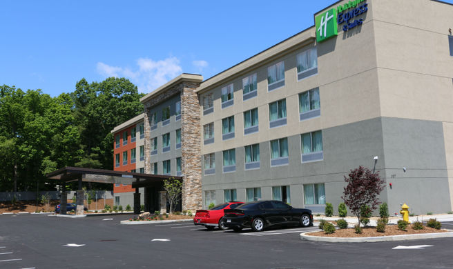 Holiday Inn Express/Stes Hendersonville Exterior