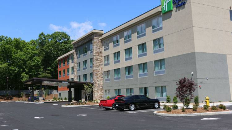 Holiday Inn Express/Stes Hendersonville Exterior