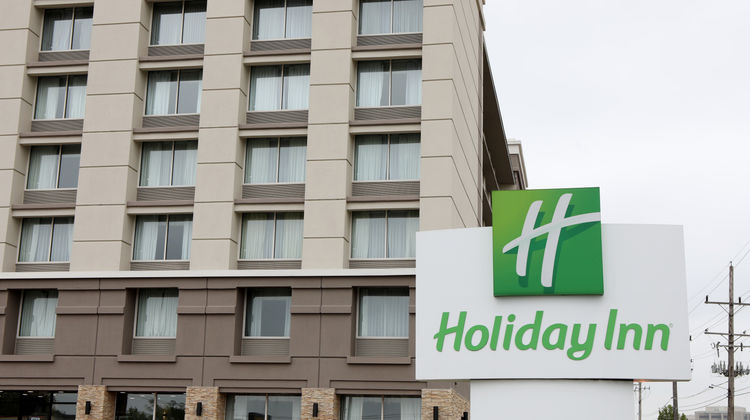 Holiday Inn Oakbrook Exterior