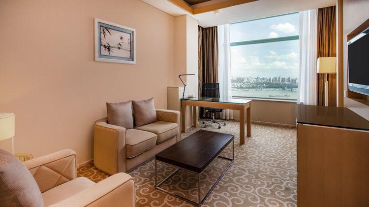 Holiday Inn Riverside Wuhan Room