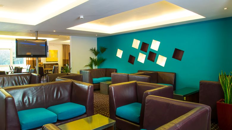 <b>Holiday Inn Express Cambridge Lobby</b>. Images powered by <a href="https://www.leonardoworldwide.com/" title="Leonardo Worldwide" target="_blank">Leonardo</a>.