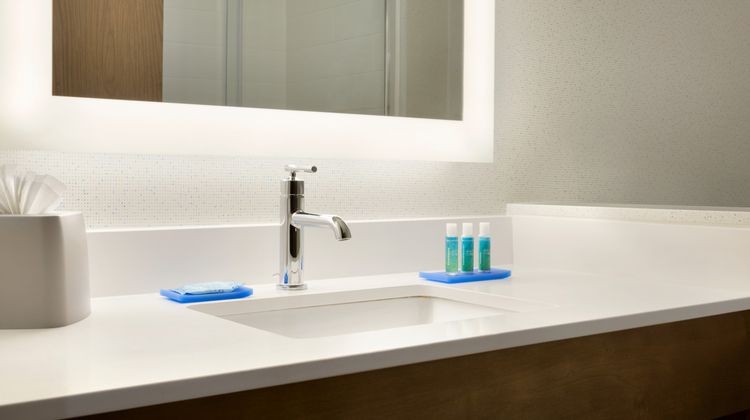 Holiday Inn Express & Suites McAllen Room