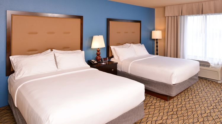 Holiday Inn Express Hotel & Suites Room