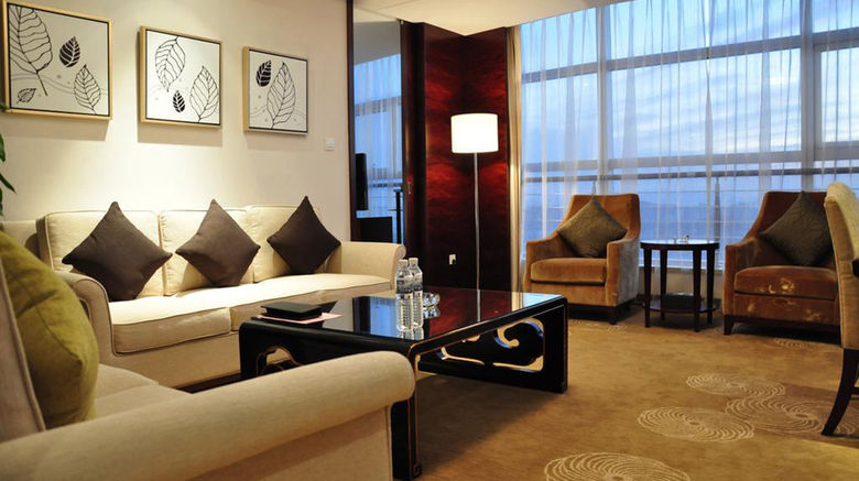 <b>New Century Grand Hotel Qingdao Suite</b>. Images powered by <a href="https://www.leonardoworldwide.com/" title="Leonardo Worldwide" target="_blank">Leonardo</a>.