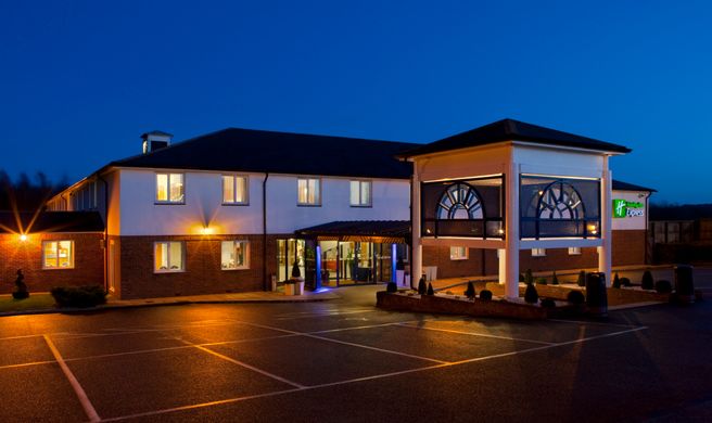 Holiday Inn Express Canterbury Exterior
