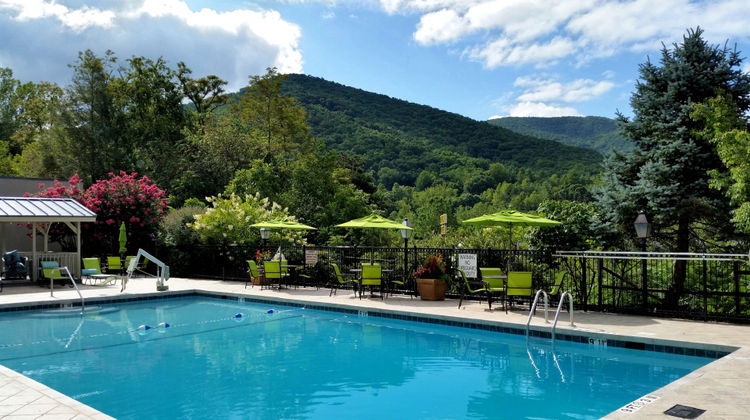 Holiday Inn Ashville East Blue Ridge Pool