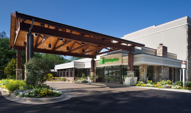 Holiday Inn Ashville East Blue Ridge Exterior