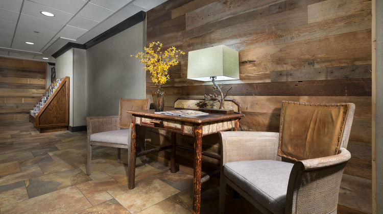 Holiday Inn Ashville East Blue Ridge Lobby