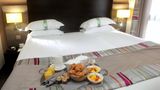 <b>Holiday Inn Paris - Montmartre Suite</b>. Images powered by <a href="https://www.leonardoworldwide.com/" title="Leonardo Worldwide" target="_blank">Leonardo</a>.