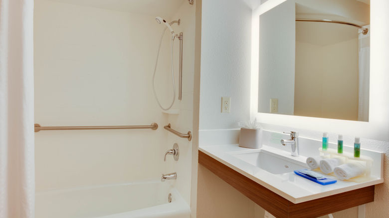 <b>Holiday Inn Express & Suites Room</b>. Images powered by <a href="https://www.leonardoworldwide.com/" title="Leonardo Worldwide" target="_blank">Leonardo</a>.