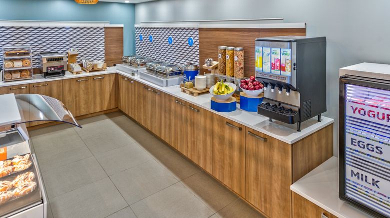 <b>Holiday Inn Expr & Stes Trois-Rivieres W Restaurant</b>. Images powered by <a href="https://www.leonardoworldwide.com/" title="Leonardo Worldwide" target="_blank">Leonardo</a>.