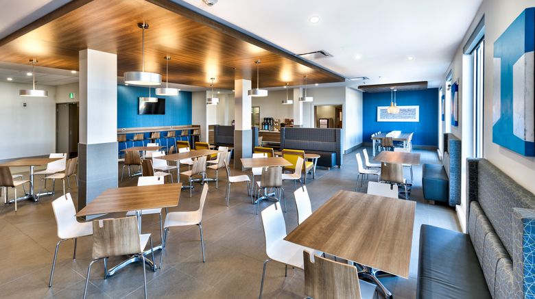 <b>Holiday Inn Expr & Stes Trois-Rivieres W Restaurant</b>. Images powered by <a href="https://www.leonardoworldwide.com/" title="Leonardo Worldwide" target="_blank">Leonardo</a>.