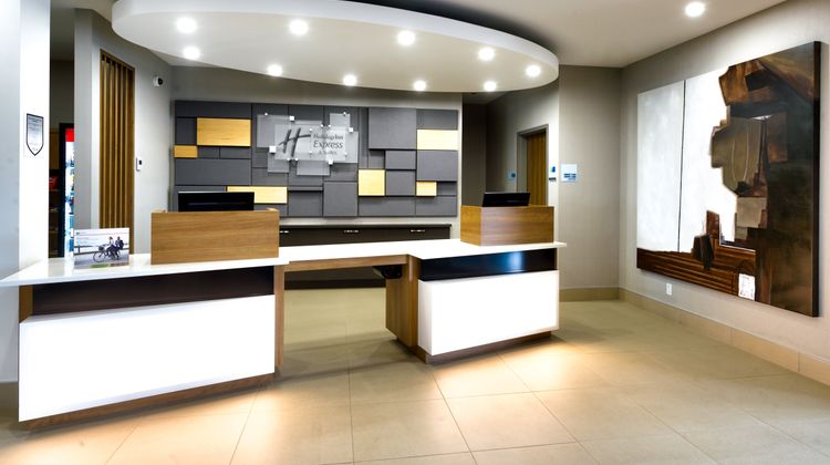 Holiday Inn Expr & Stes Trois-Rivieres W Exterior