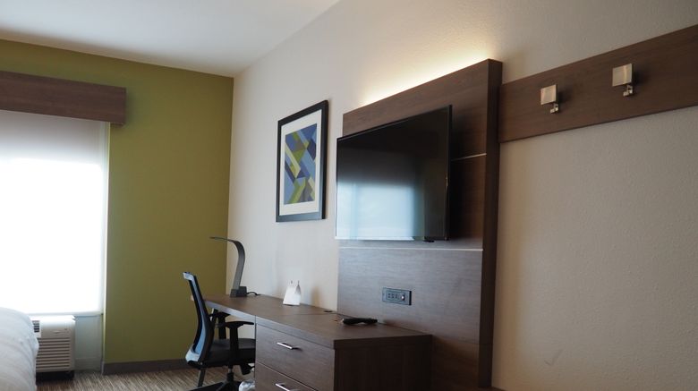 <b>Holiday Inn Express Hotel & Suites Room</b>. Images powered by <a href="https://www.leonardoworldwide.com/" title="Leonardo Worldwide" target="_blank">Leonardo</a>.
