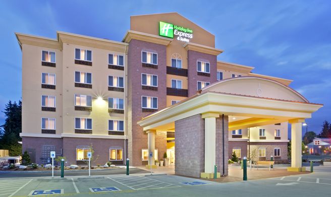 Holiday Inn Express Hotel & Sts Lynnwood Exterior