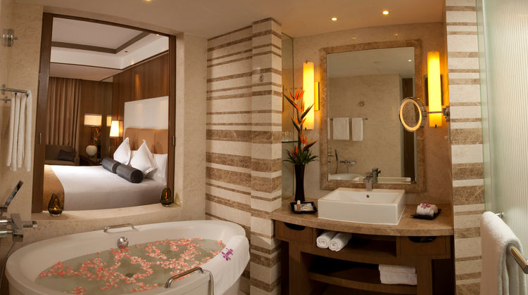 Crowne Plaza New Delhi Okhla Room