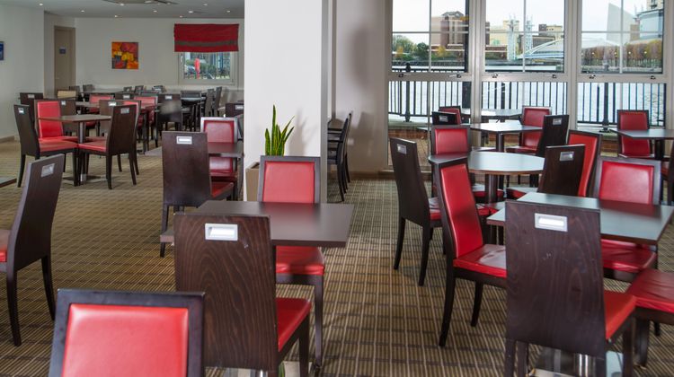 Holiday Inn Express Salford Quays Restaurant