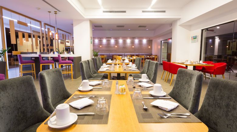<b>Holiday Inn San Salvador Restaurant</b>. Images powered by <a href="https://www.leonardoworldwide.com/" title="Leonardo Worldwide" target="_blank">Leonardo</a>.