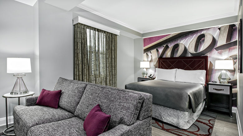 <b>Hotel Indigo Dallas Downtown Suite</b>. Images powered by <a href="https://www.leonardoworldwide.com/" title="Leonardo Worldwide" target="_blank">Leonardo</a>.