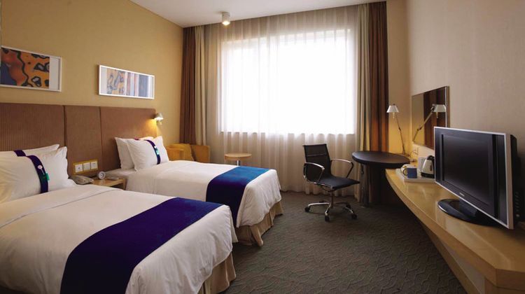Holiday Inn Express Langfang Park View Room