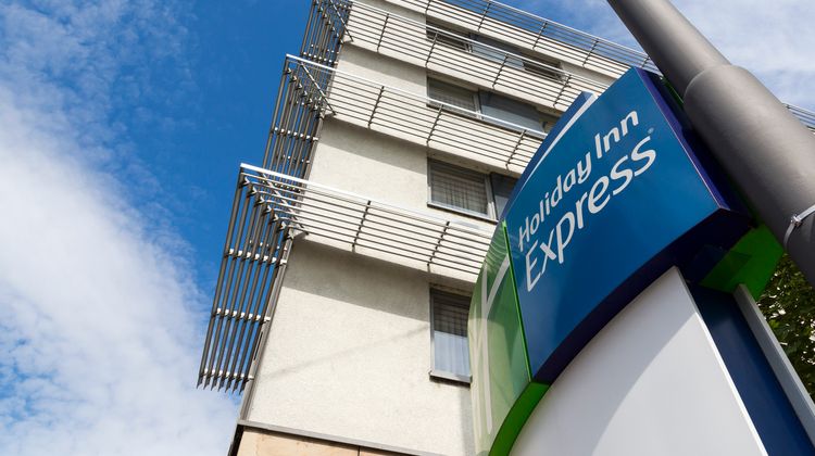 Holiday Inn Express Frankfurt Messe Exterior