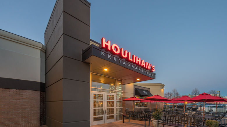 <b>Crowne Plaza Dulles Airport Restaurant</b>. Images powered by <a href="https://www.leonardoworldwide.com/" title="Leonardo Worldwide" target="_blank">Leonardo</a>.