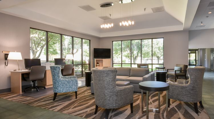 Holiday Inn Lumberton North Lobby