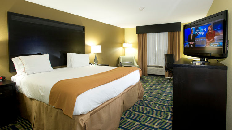 Holiday Inn Express & Suites Morrilton Room