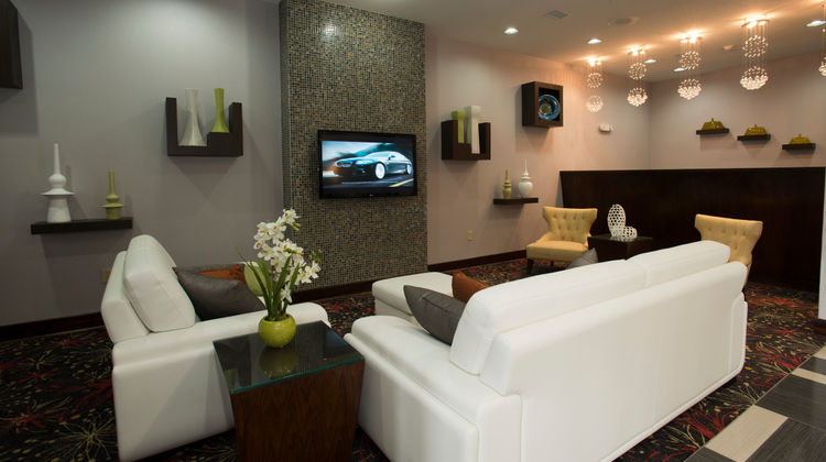 Holiday Inn Express & Suites Morrilton Lobby