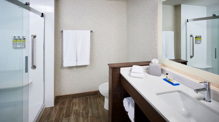 Holiday Inn Express Niagara-on-the-Lake Room