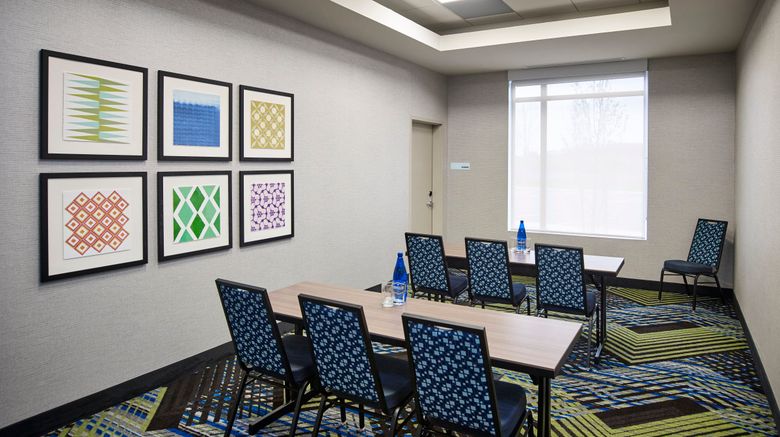 <b>Holiday Inn Express Niagara-on-the-Lake Meeting</b>. Images powered by <a href="https://www.leonardoworldwide.com/" title="Leonardo Worldwide" target="_blank">Leonardo</a>.