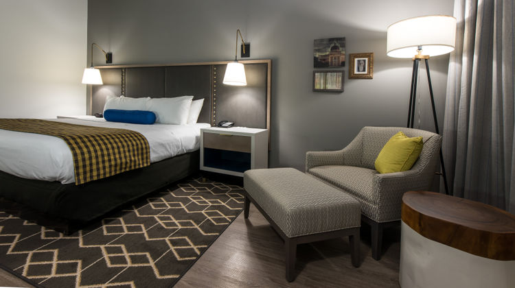 Hotel Indigo Hattiesburg Room