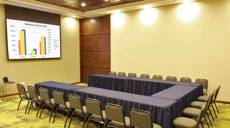 Holiday Inn Express & Suites Mexicali Meeting