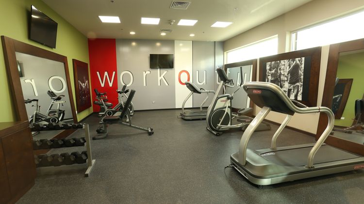 Holiday Inn Express & Suites Mexicali Health Club