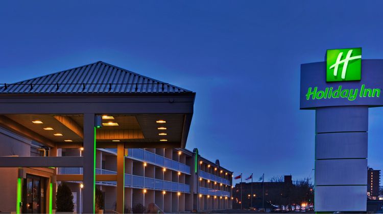 Holiday Inn Peterborough Waterfront Exterior