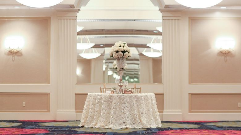 <b>Crowne Plaza Virginia Beach Town Center Ballroom</b>. Images powered by <a href="https://www.leonardoworldwide.com/" title="Leonardo Worldwide" target="_blank">Leonardo</a>.